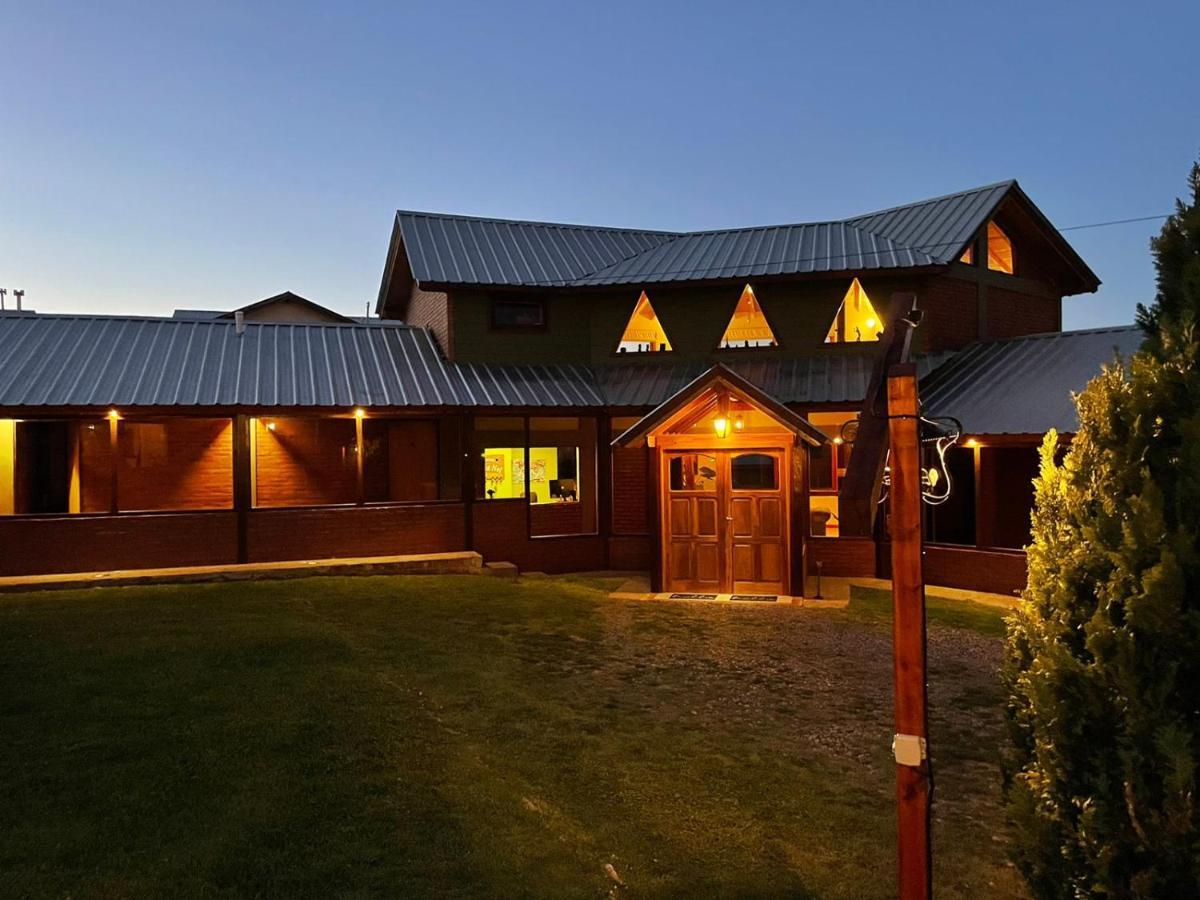 Ruca Nel Hotel El Calafate Exterior photo