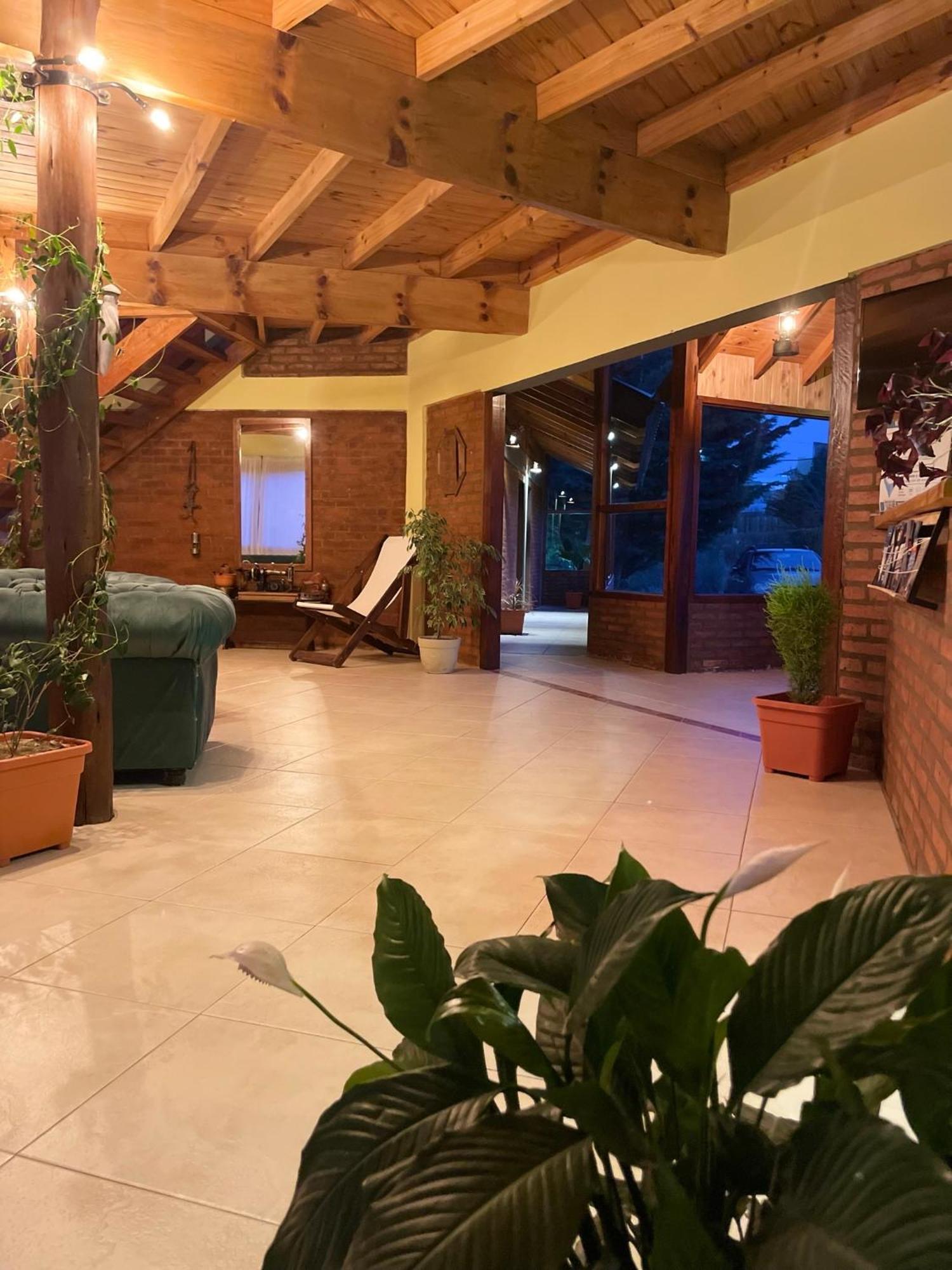 Ruca Nel Hotel El Calafate Exterior photo