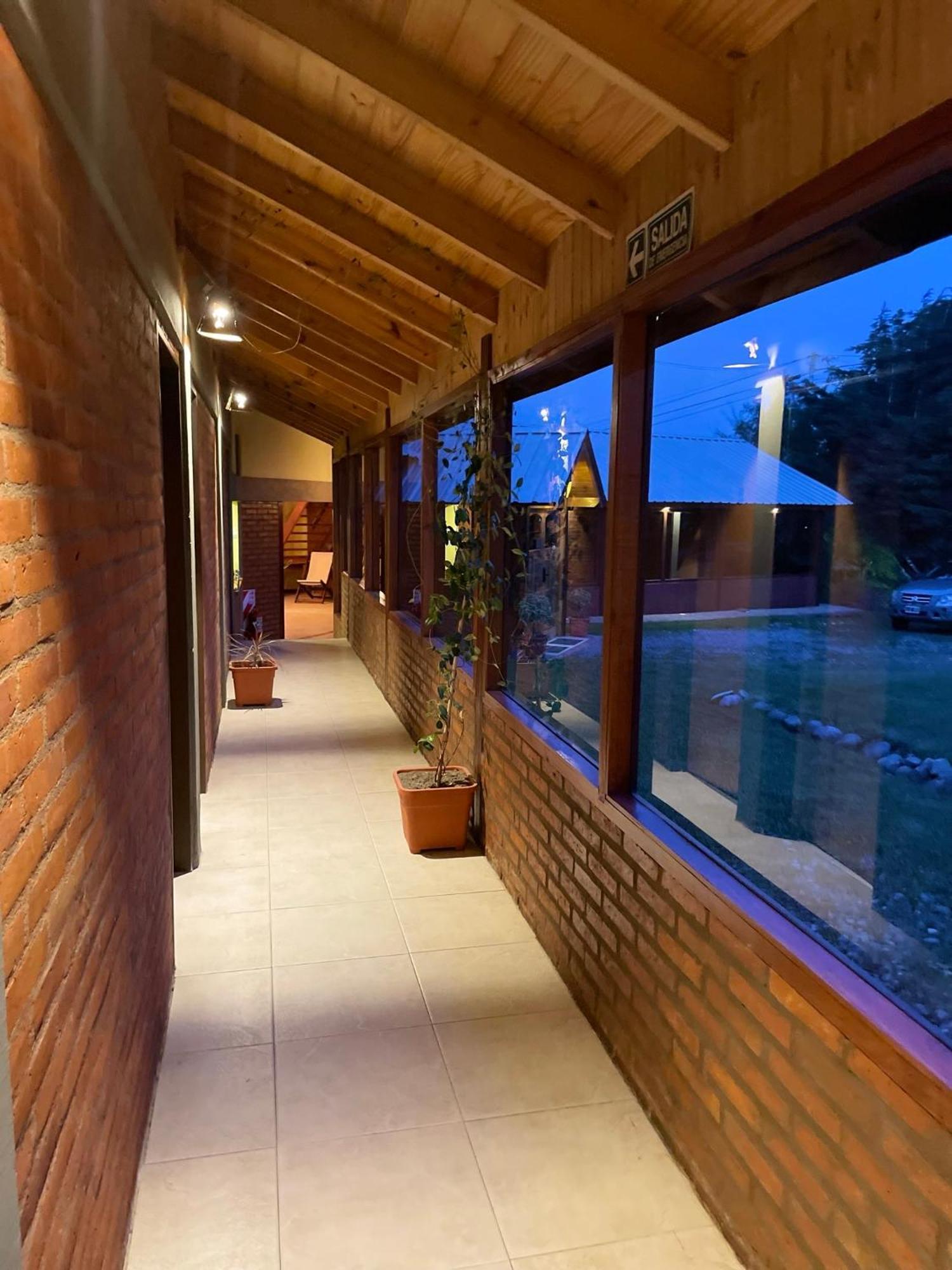 Ruca Nel Hotel El Calafate Exterior photo